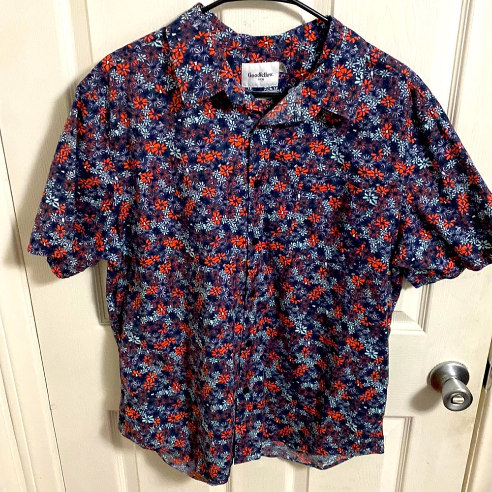 Floral Print Short Sleeve Button Up